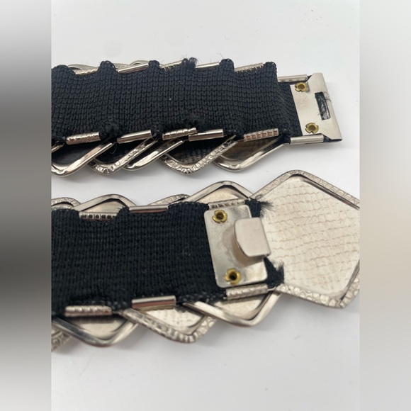 Vintage Metal Stretch Belt Layered Silver Metal Scales Western / Festival Belt - Picture 8 of 9